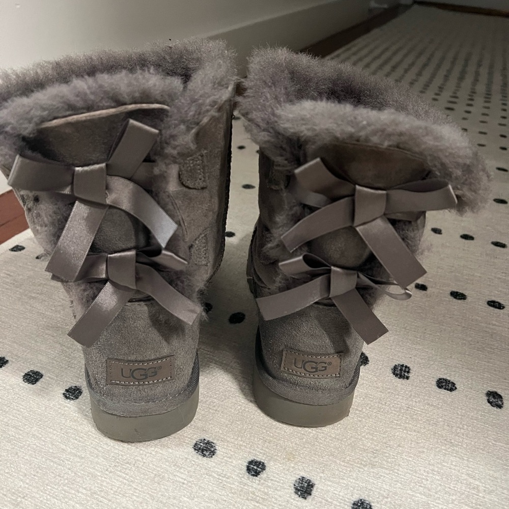 Uggs bow bootie